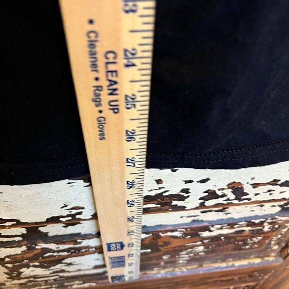 Louder Than Life Merch Tiger Roar Shirt
Unisex Standard T-Shirt / BLACK - Picture 5 of 6